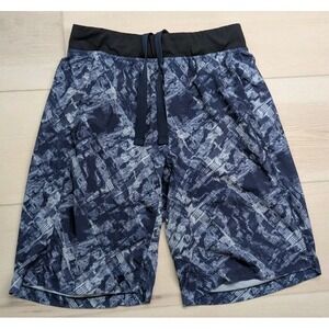 Lululemon Core Shorts 11" City Sights Caspian Print Mens M Athleisure Casual